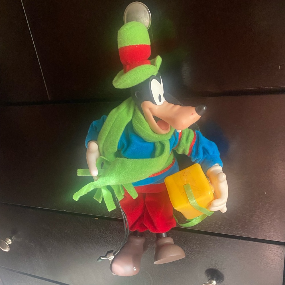 1998 Vintage Disney Goofy Christmas Santa's Best EZ Animated Motion Ornament